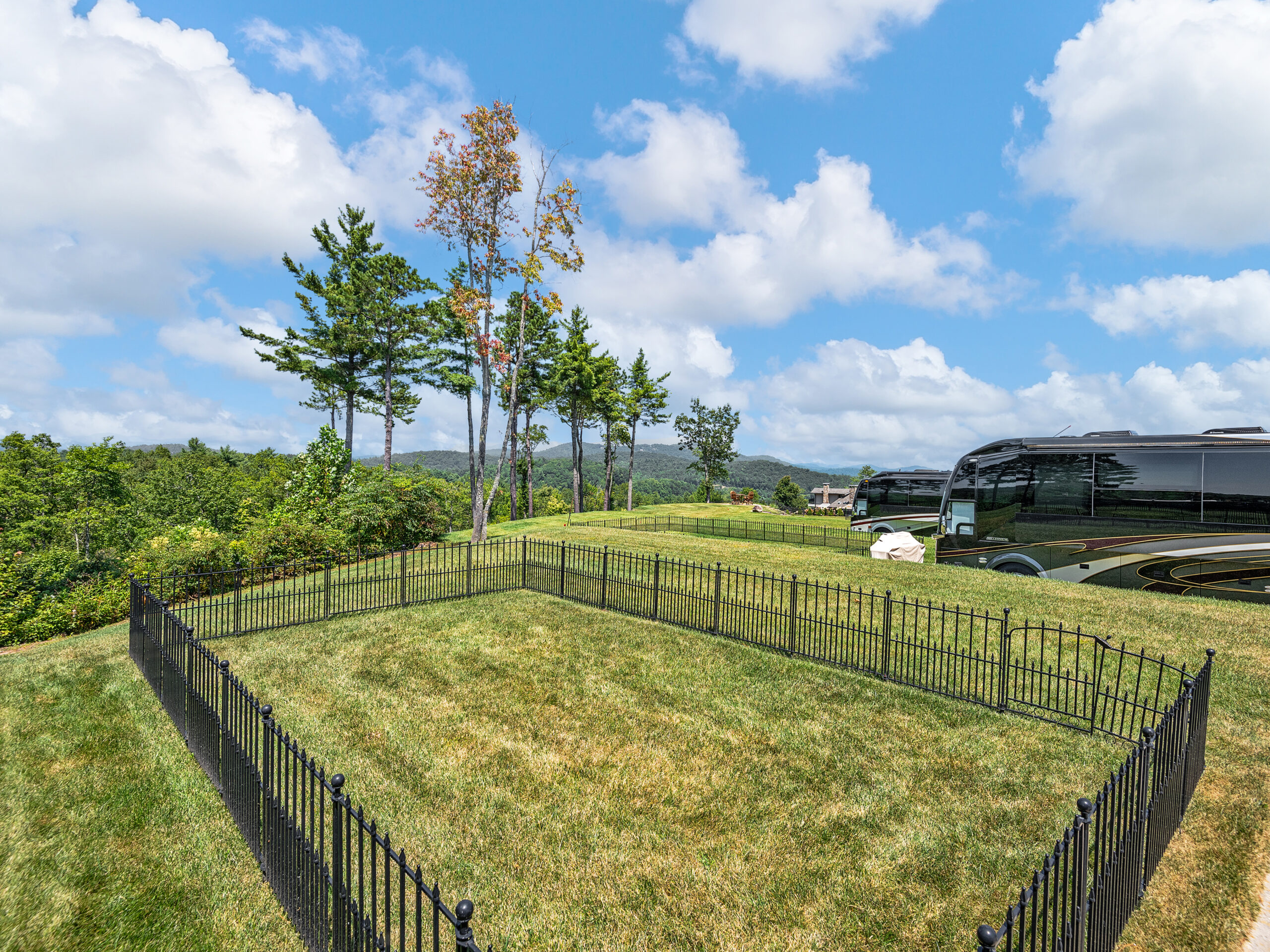 r58-ridge395-mountain-falls-drive-lake-toxaway-10-scaled