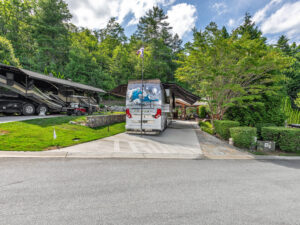 site128-valley-88-west-resorts-boulevard-lake-toxaway-01-1-scaled