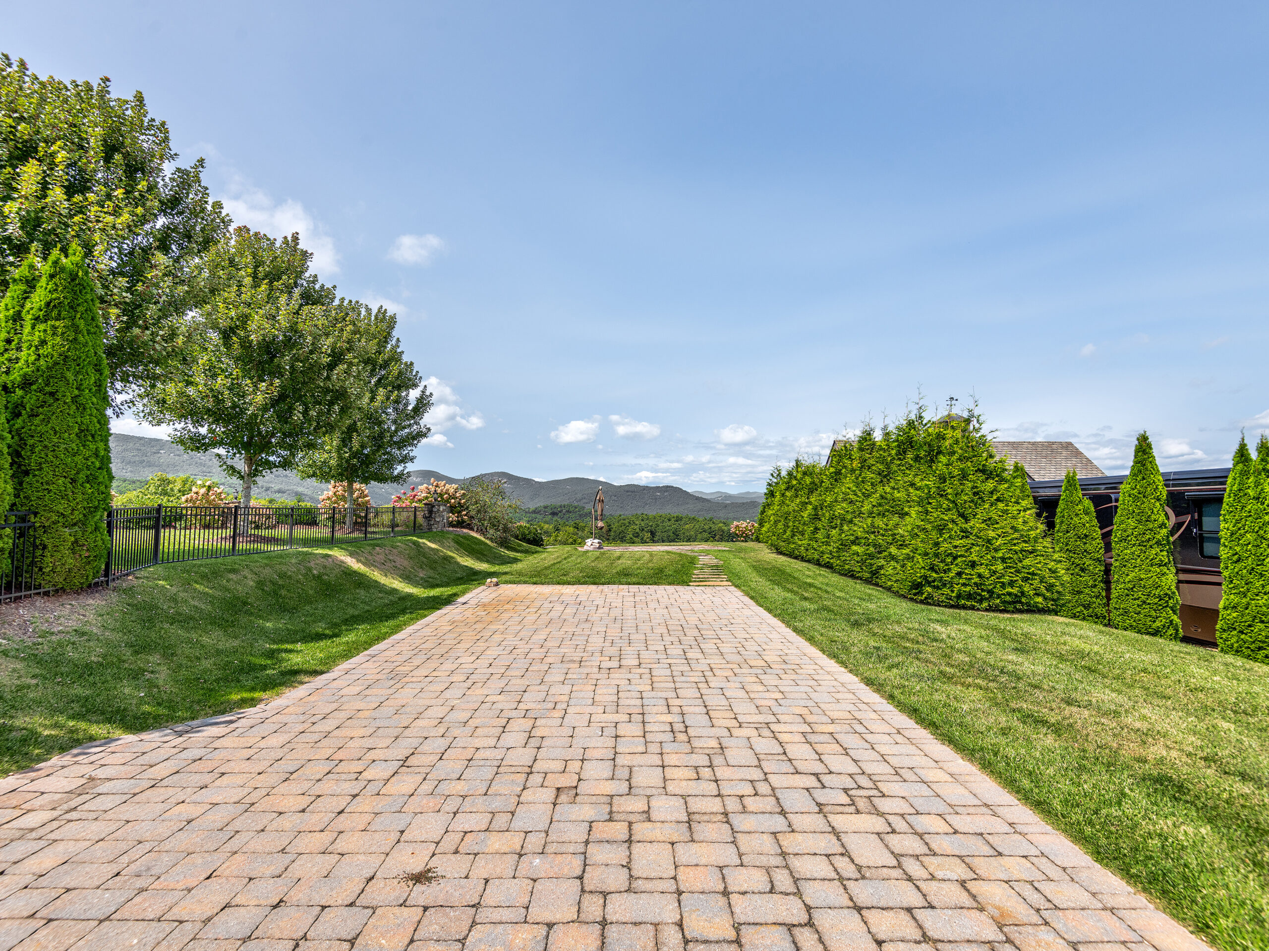 siterR75-ridge-221-mountain-falls-drive-lake-toxaway-03-scaled