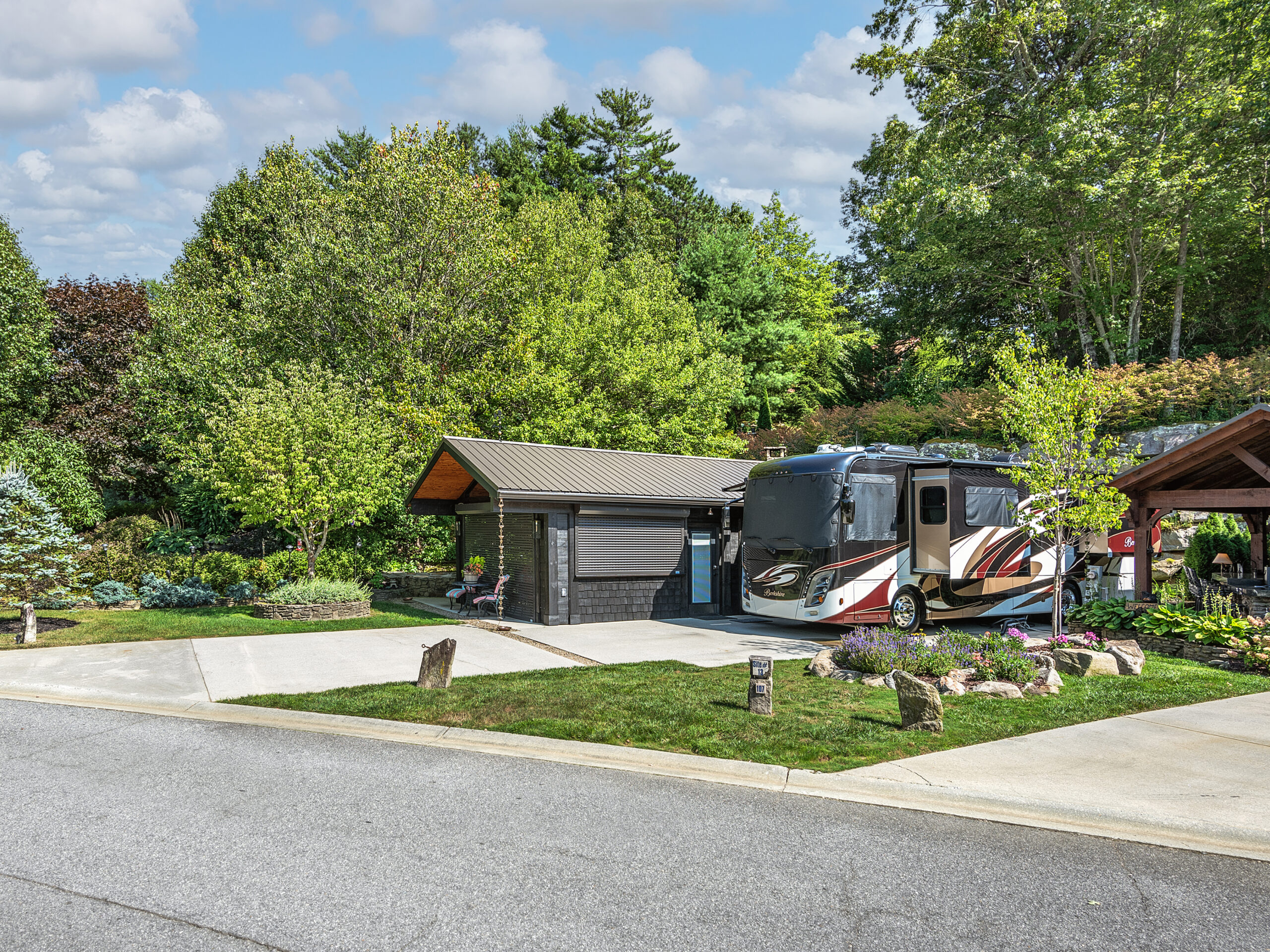 lot-12-phase-1-101-resorts-boulevard-lake-toxaway-01-scaled